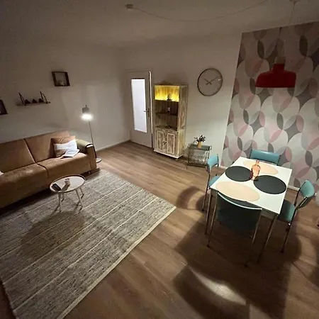 Saniert Zentrale 2zi Messe אסן