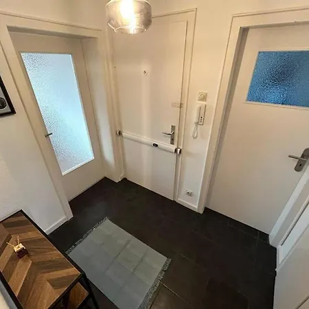 Saniert Zentrale 2zi Messe * אסן